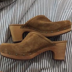 Ugg clog shoes